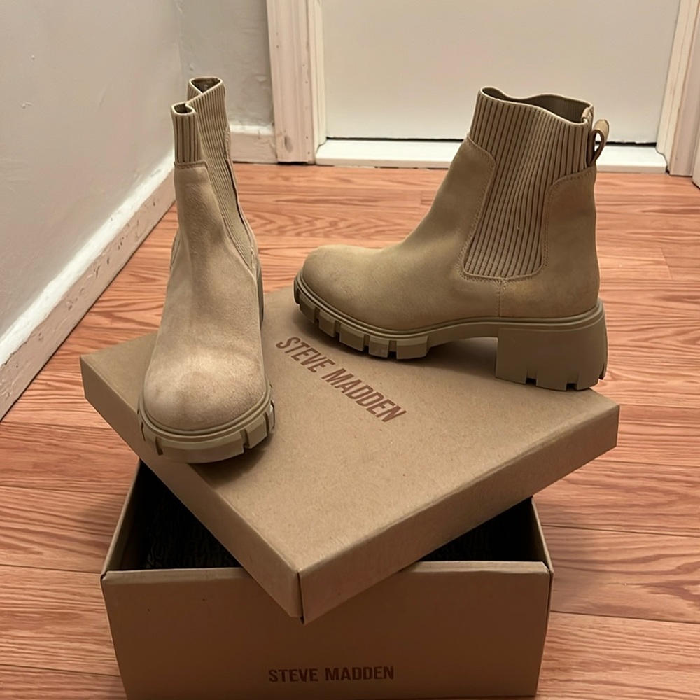 NWT Steve Madden Lug Sole Boots